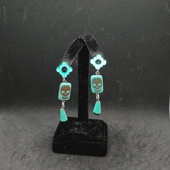 Nwot handmade beaded dangle earrings - Picture 1 of 3